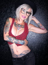 Kleio Valentien